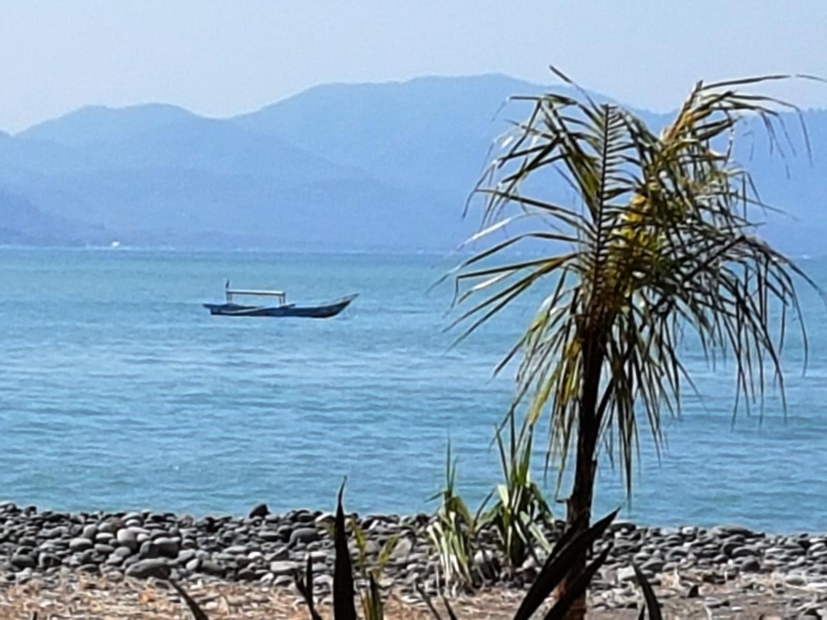 Ketapang Resort Karanghawu Exteriör bild